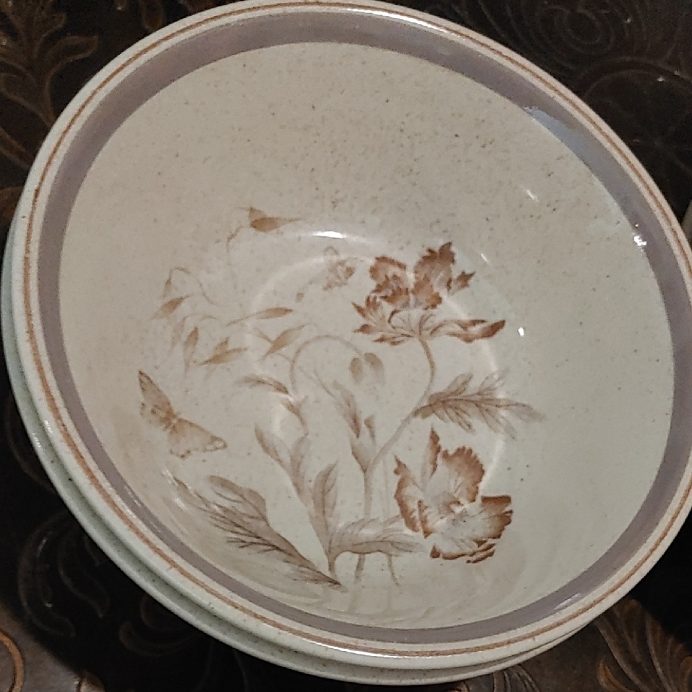 Floral Pattern Dinnerware Set - Picture 12 of 15